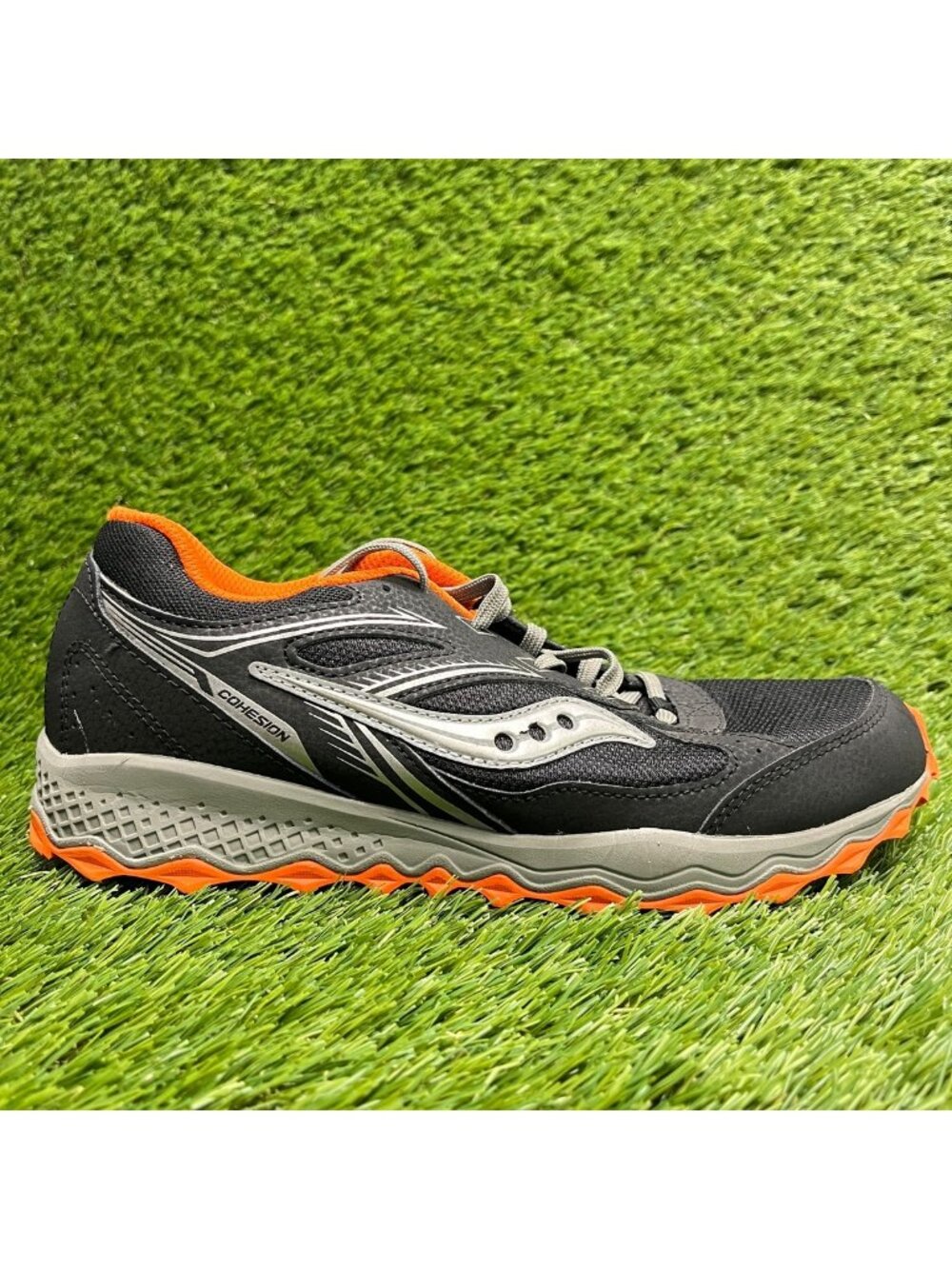 Saucony Cohesion TR14 Boys Size 6Y Black Orange Athletic Running Shoes Sneakers